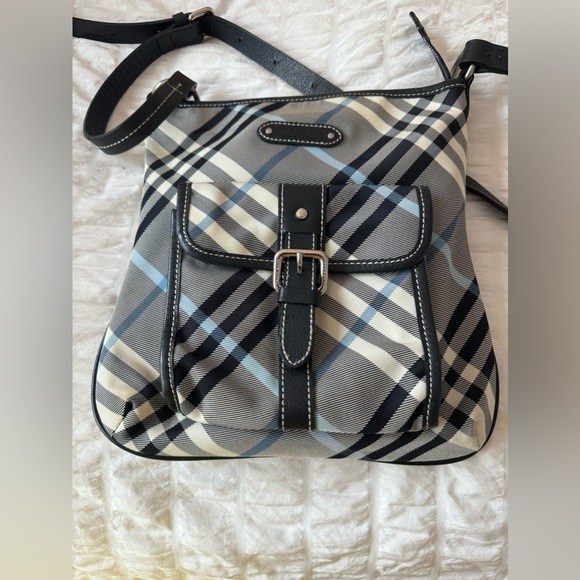 EUC!Burberry blue label shoulder/crossbody bag! Great condition! - Picture 4 of 15